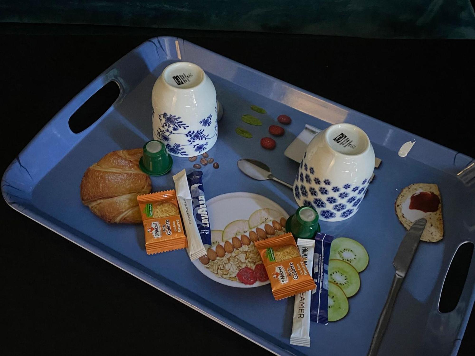 Le Petit Majorelle By Sacre Isidore *
